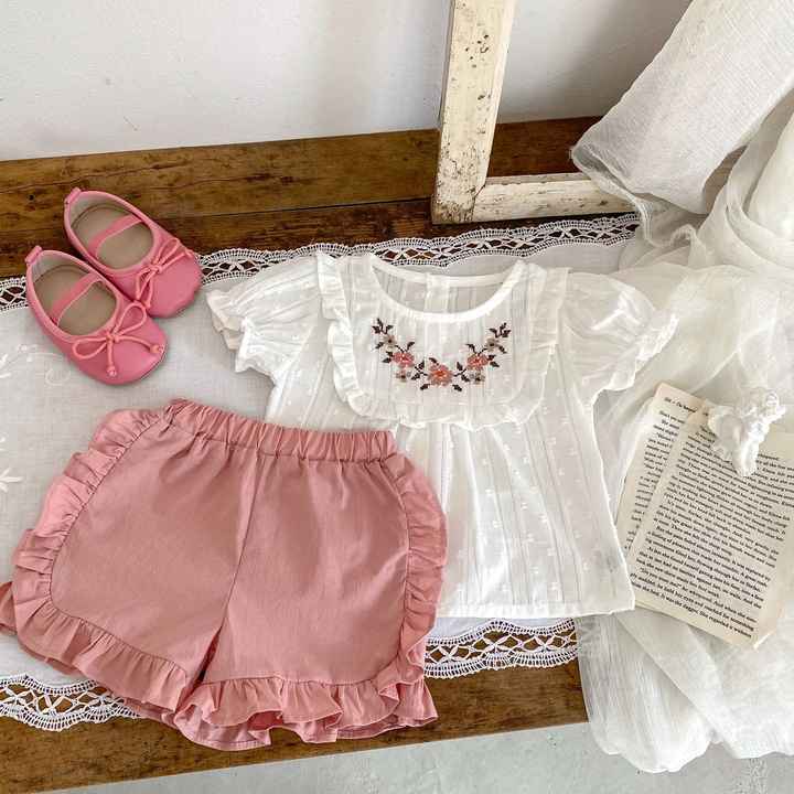 Embroidery flower shirt with shorts