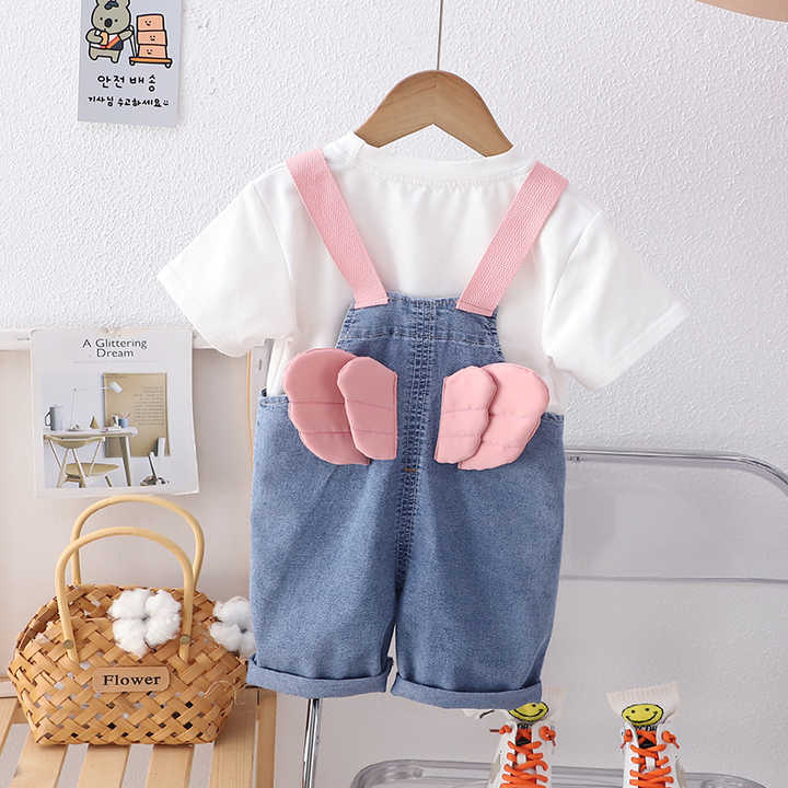 Long-Sleeved Top + Denim Overalls
